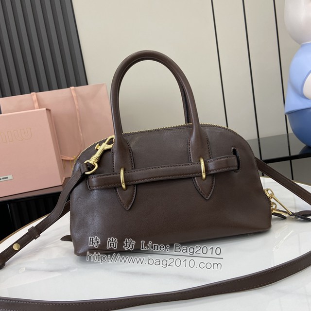 miumiu專櫃繆繆最新款爆款保齡球包原廠皮革手提包 jh2347型號：5bb169